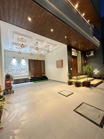 Room in 4 BHK Villa at Vaishali Nagar – for Sale