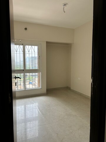 Room in 2 BHK Apartment at Dosti West County Phase 4 Dosti Pine, Balkum Pada – for Sale