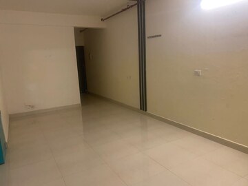 Room in 2 BHK Apartment at Signature Global The Roselia, Sector 95a – for Sale