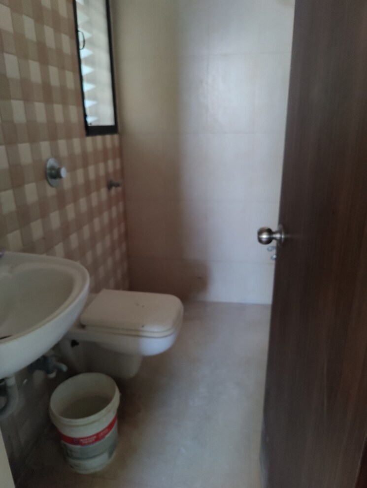 Bathroom, metropolis-aquaris-phase-2 1 Bedroom 385 Sq.Ft. Apartment In Kasarvadavali Thane 7447186
