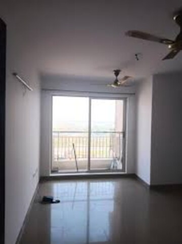 Room in 3 BHK Apartment at Panchsheel Greens II, Sector 16 Greater Noida – for Sale