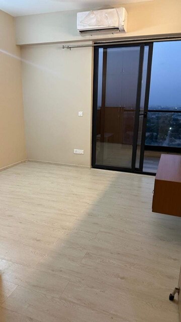 Room in 3 BHK Apartment at Ireo Victory Valley, Sector 67 – for Sale