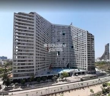 2 BHK Apartment For Sale in Amanora Future Towers, Hadapsar