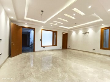 Room in 4 BHK Builder Floor at Vasant Kunj – for Sale