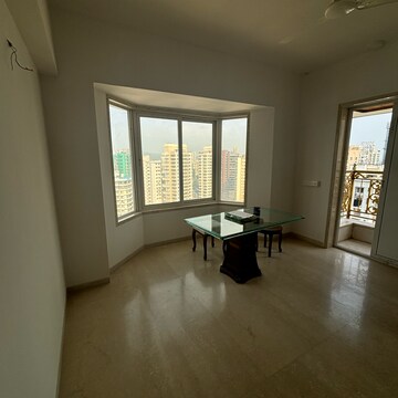Room in 3 BHK Apartment at Matunga East – for Sale
