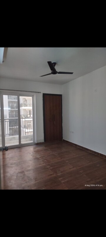 Room in 3 BHK Apartment at ATS Happy Trails, Sector 10 Greater Noida – for Sale