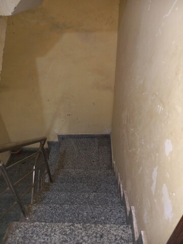 Furnished Amenities in 2 BHK Builder Floor at Krishna Park – for Sale