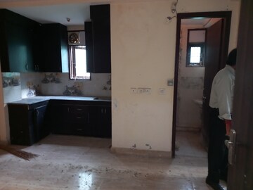 Parking in 2 BHK Builder Floor at Krishna Park – for Sale