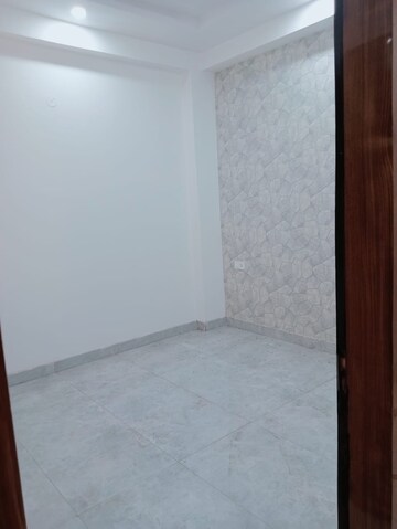 Room in 3 BHK Builder Floor at Pratap Vihar – for Sale