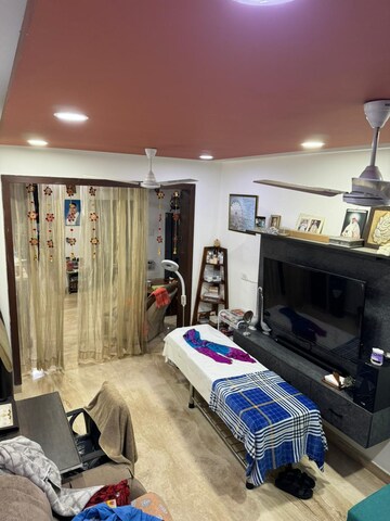 Bedroom in 6+ BHK Independent House at Sector 48 – for Sale