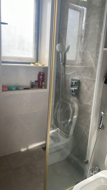 Furnished Amenities in 2.5 BHK Apartment at Veena Saaz, Kandivali East – for Sale