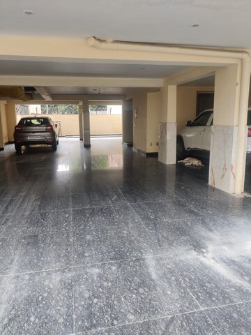 Parking in 4 BHK Apartment at Sector 40 – for Sale