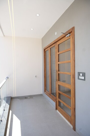 Room in 4 BHK Villa at Gms Road – for Sale