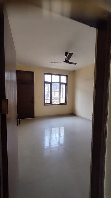 Room in 2 BHK Builder Floor at Ardee City, Sector 52 – for Sale