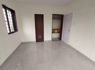 Room in 1 BHK Apartment at 36 Turner Road, Bandra West – for Sale