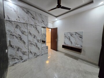 Room in 3 BHK Apartment at Peer Mucchalla – for Sale