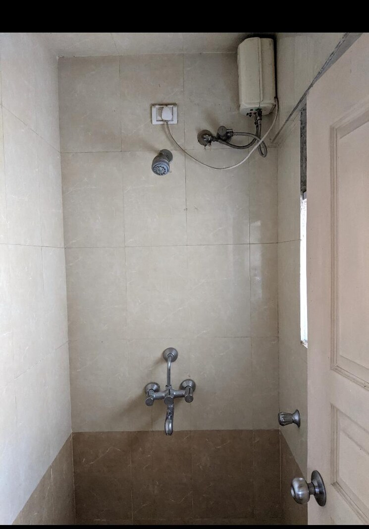 Bathroom, andheri-green-field-towers 1 Bedroom 350 Sq.Ft. Apartment In Jogeshwari East Mumbai 7450824