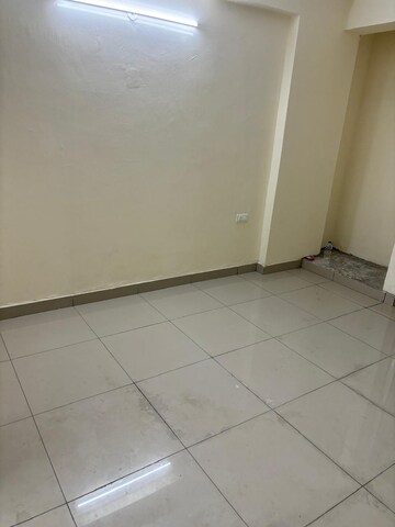 Room in 2 BHK Apartment at Panchsheel Greens II, Sector 16 Greater Noida – for Sale