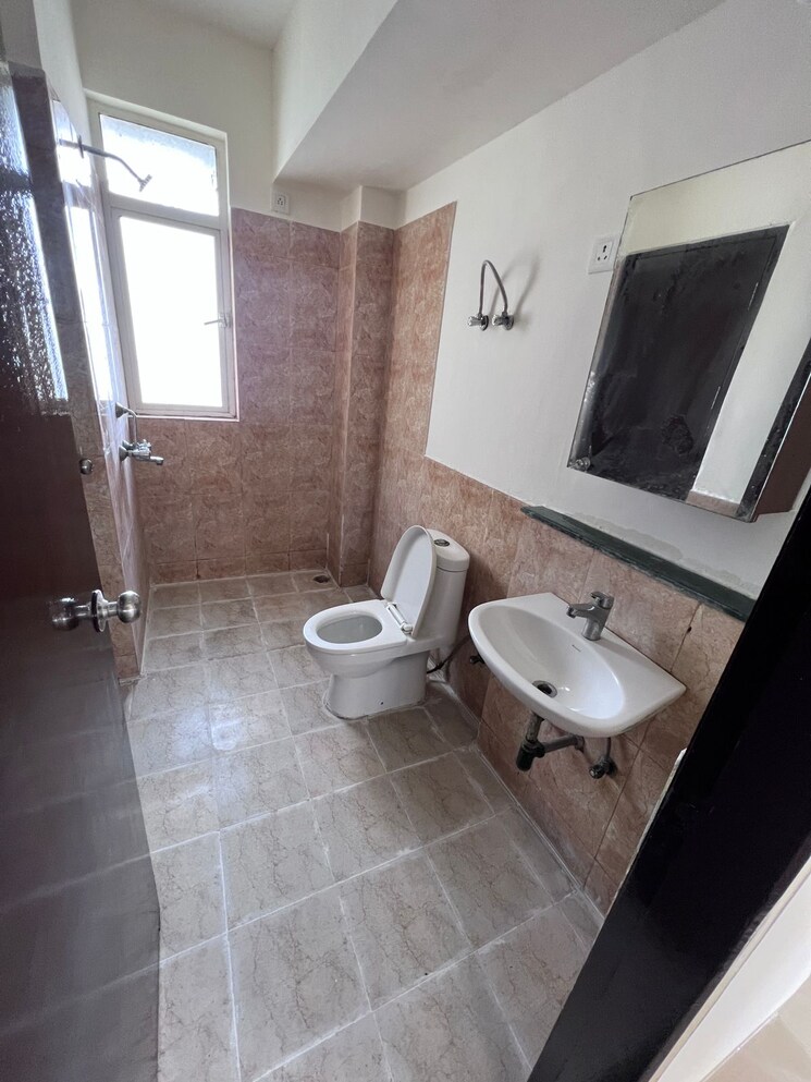 Bathroom, jaypee-kensington-park-apartments 3 Bedroom 1520 Sq.Ft. Apartment In Sector 133 Noida 7451102