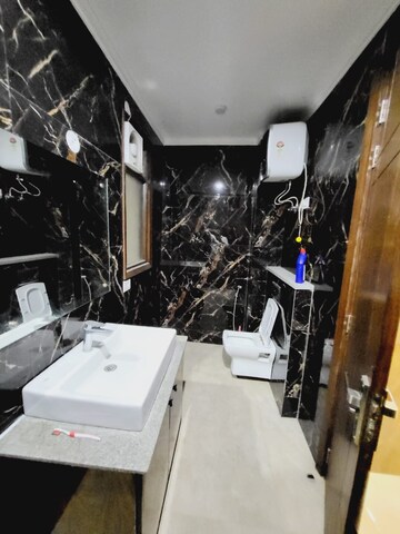 Master Bedroom in 3 BHK Builder Floor at Chattarpur – for Sale
