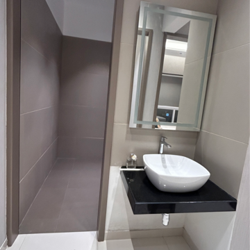 Bathroom in 3 BHK Apartment at Koregaon Park Annexe – for Sale