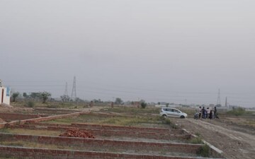 Plot For Sale in Bhopani Village