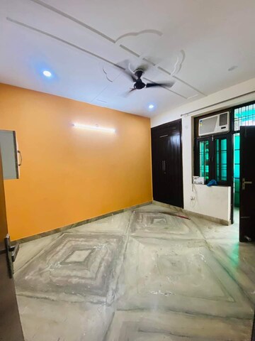 Room in 3 BHK Builder Floor at Sainik Colony – for Sale