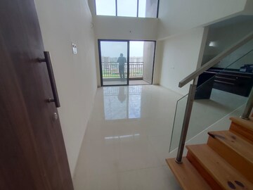 Room in 3 BHK Apartment at Mantra Montana Phase 6, Dhanori – for Sale