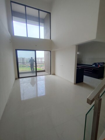 Room in 3 BHK Apartment at Mantra Montana Phase 6, Dhanori – for Sale