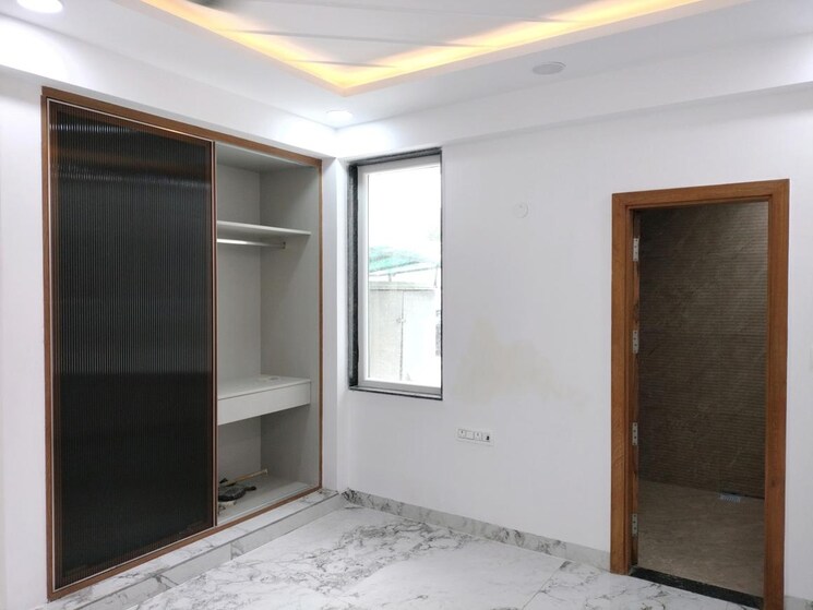 Room, sector 7 dwarka 4 Bedroom 1800 Sq.Ft. Apartment In Sector 7 Dwarka Delhi 7451549