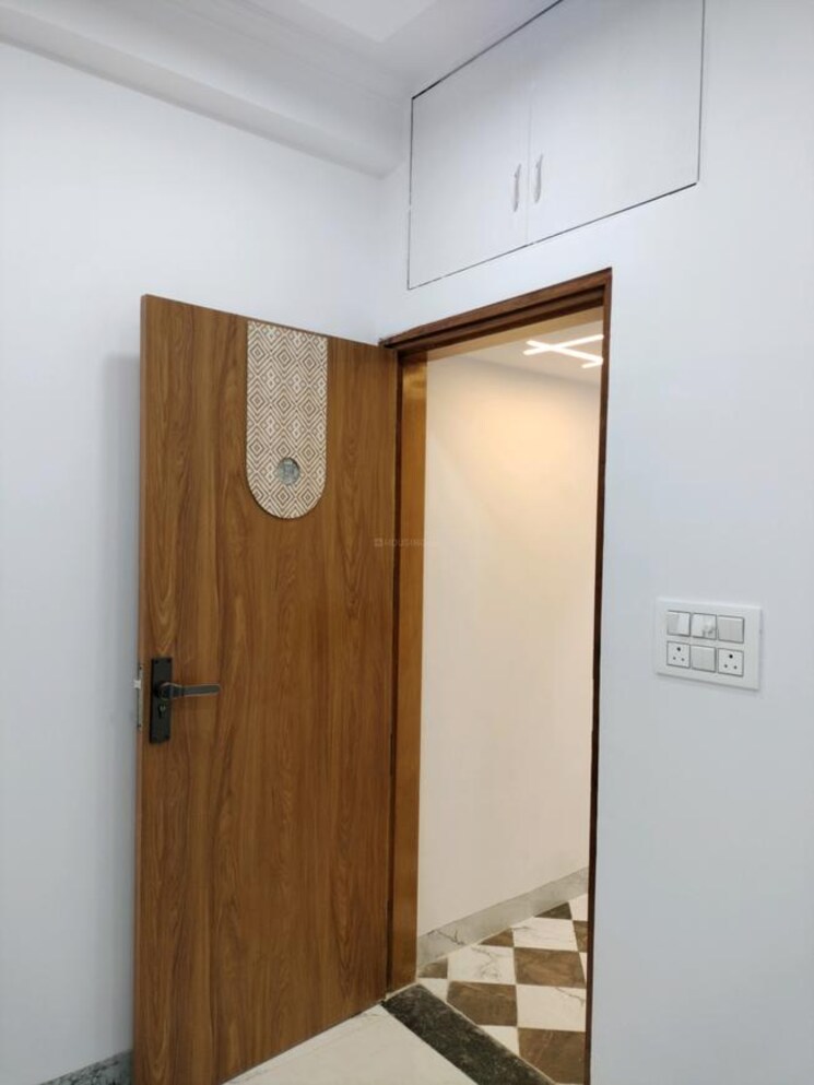 Room, sector 7 dwarka 4 Bedroom 1800 Sq.Ft. Apartment In Sector 7 Dwarka Delhi 7451549