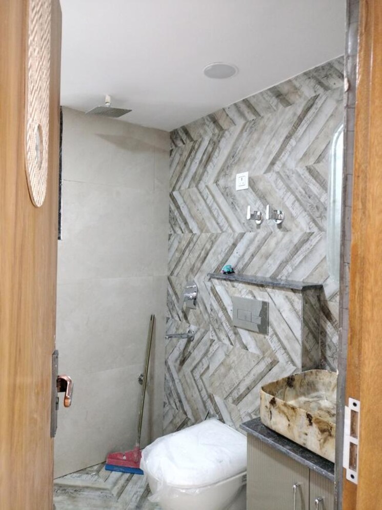 Bathroom, sector 7 dwarka 4 Bedroom 1800 Sq.Ft. Apartment In Sector 7 Dwarka Delhi 7451549
