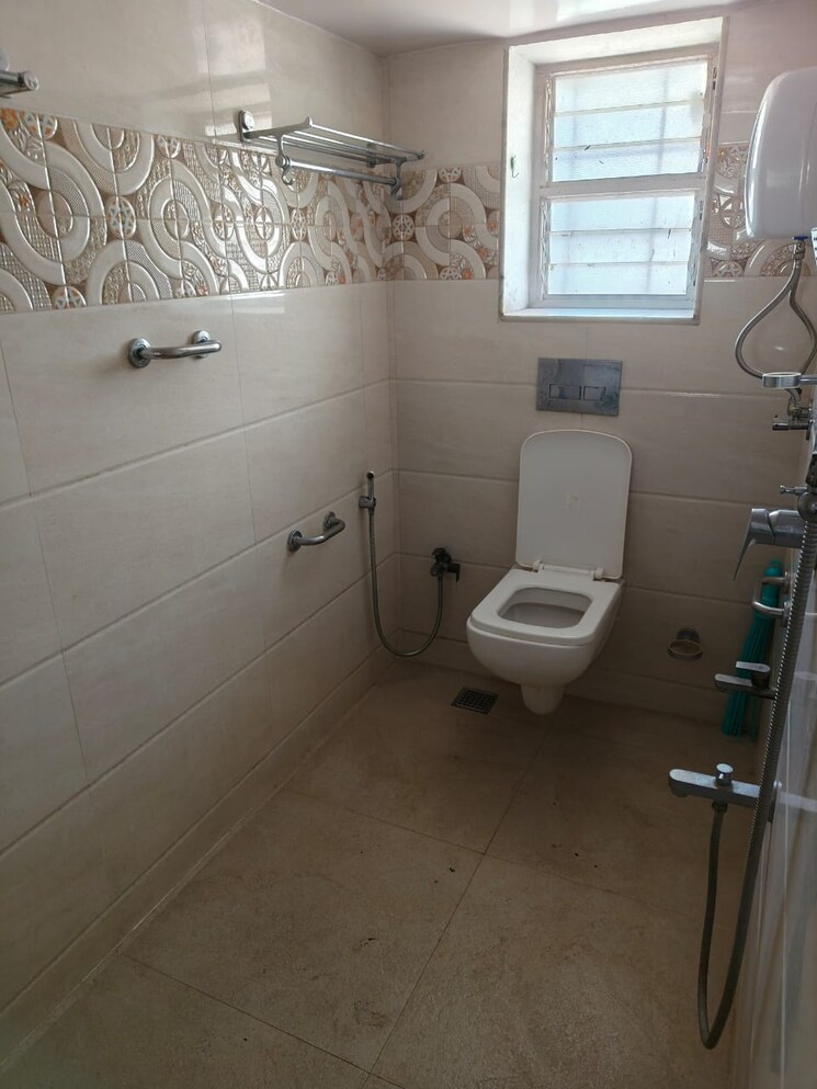 Attached Bathroom, vikas-tower 1 Bedroom 550 Sq.Ft. Apartment In Walkeshwar Mumbai 7451676