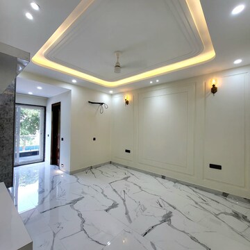 Room in 4 BHK Builder Floor at Unitech South City II, South City 2 – for Sale