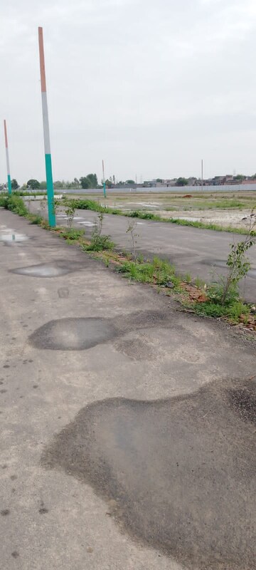  Plot – Exterior View View at Yamuna Expressway - for Sale
