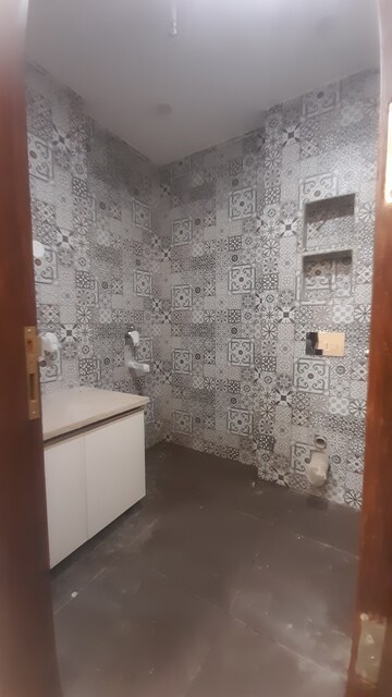 Master Plan in 3 BHK Builder Floor at DLF Atria, Dlf Phase ii – for Sale