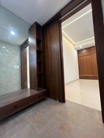 Room in 3 BHK Builder Floor at Aerocity – for Sale