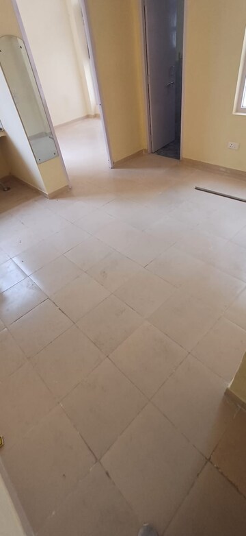 Room in 1 BHK Apartment at Auric City Homes, Sector 82 – for Sale