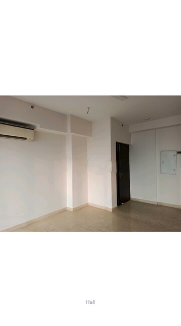Room in 3.5 BHK Apartment at Conscient Heritage Max, Sector 102 – for Sale