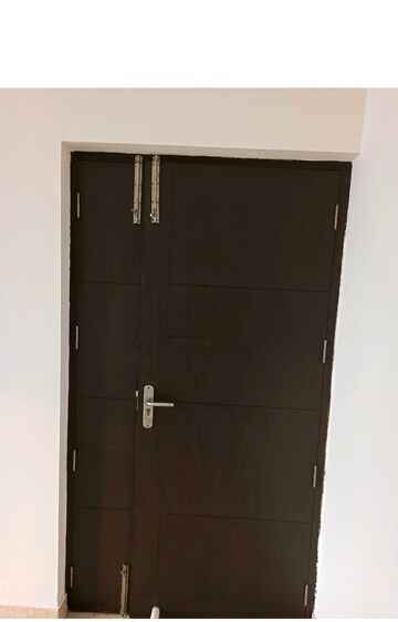 Furnished Amenities in 3.5 BHK Apartment at Conscient Heritage Max, Sector 102 – for Sale