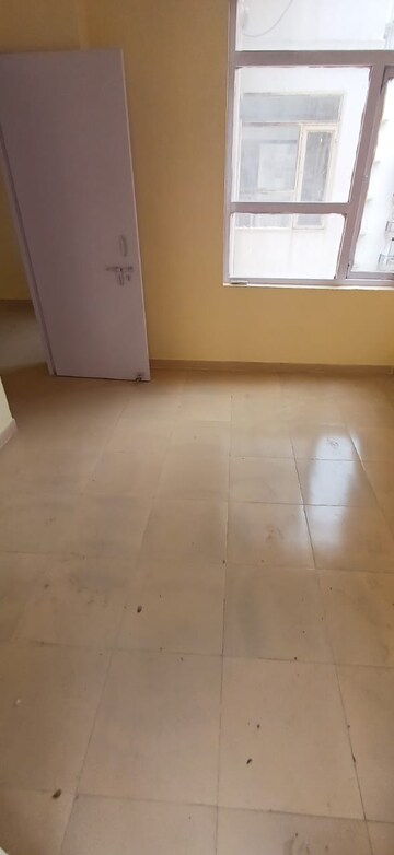Room in 3 BHK Apartment at Auric City Homes, Sector 82 – for Sale