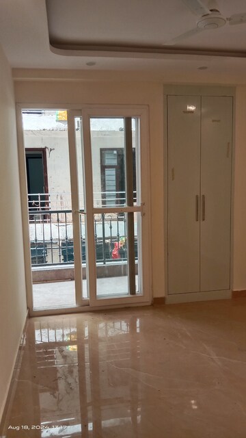 Room in 3 BHK Builder Floor at Chattarpur – for Sale