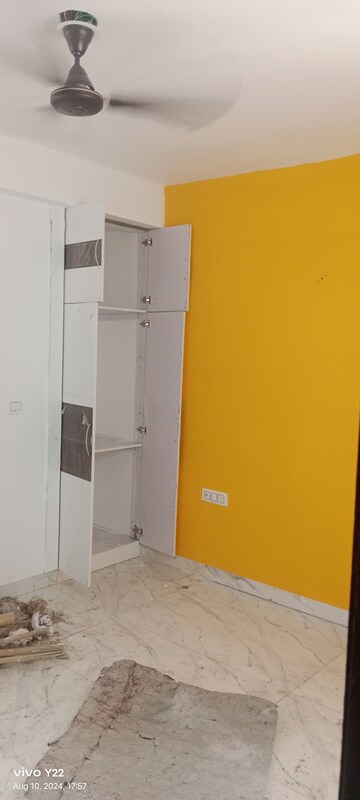 Room in 2 BHK Builder Floor at Sector 73 – for Sale