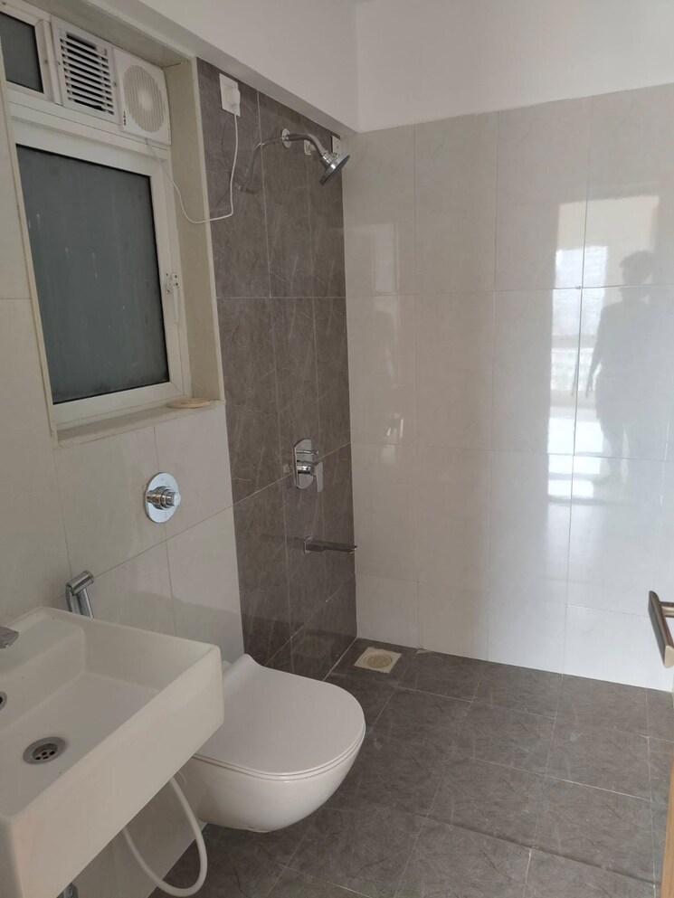 Bathroom, romell-orbis 2 Bedroom 620 Sq.Ft. Apartment In Andheri East Mumbai 7452558