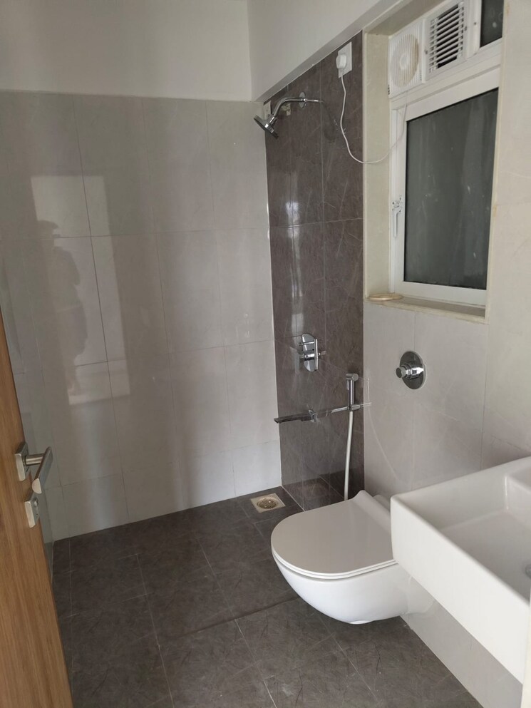 Bathroom, romell-orbis 2 Bedroom 620 Sq.Ft. Apartment In Andheri East Mumbai 7452558