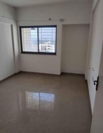 Room in 2 BHK Apartment at Kalpataru Serenity, Manjari – for Sale