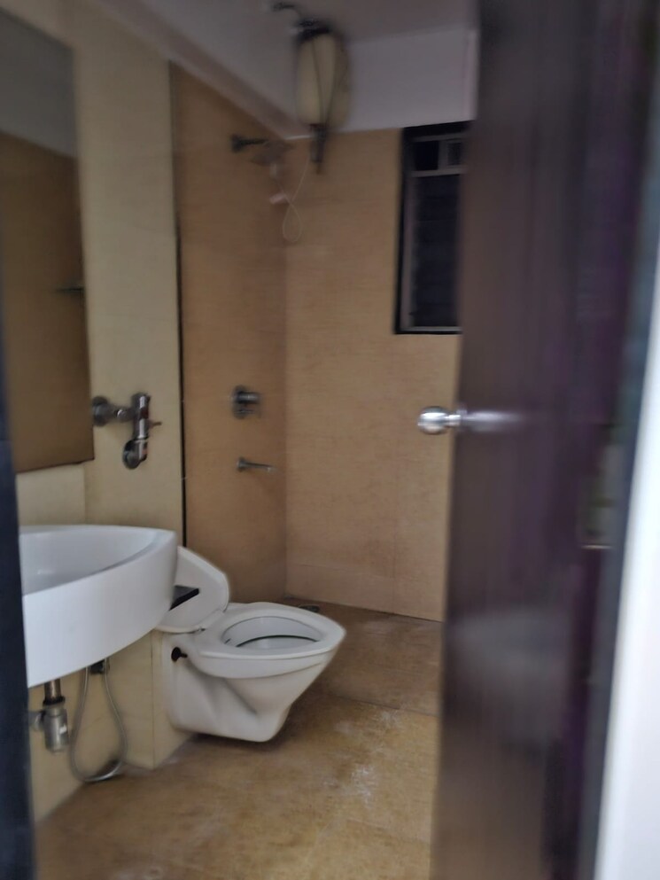 Bathroom, happy-valley 4 Bedroom 1100 Sq.Ft. Apartment In Manpada Thane 7452748