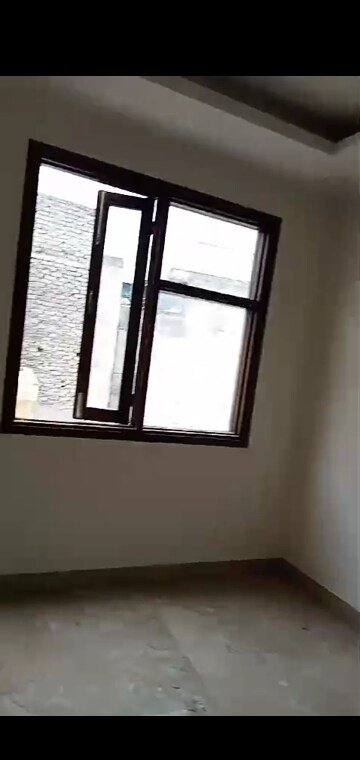 Room in 2 BHK Builder Floor at South Extension I – for Sale