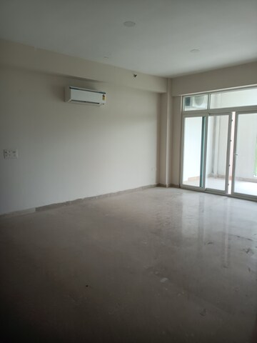 Room in 4 BHK Apartment at Parx Laureate, Sector 108 – for Rent