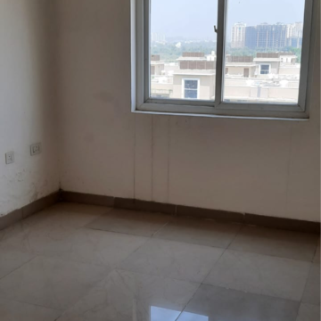 Room in 3 BHK Apartment at Bptp Park Floors I, Sector 77 – for Sale